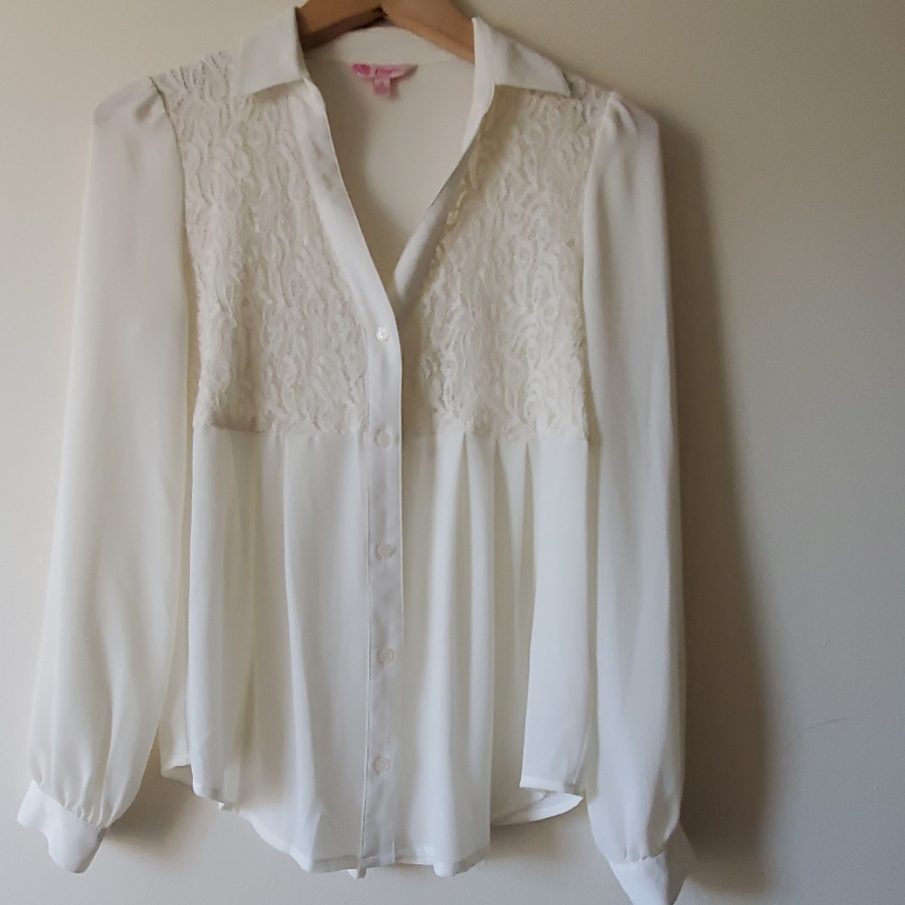 CANDIES beautiful white blouse